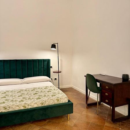 Holiday Houses Napoli เนเปิลส์ ภายนอก รูปภาพ
