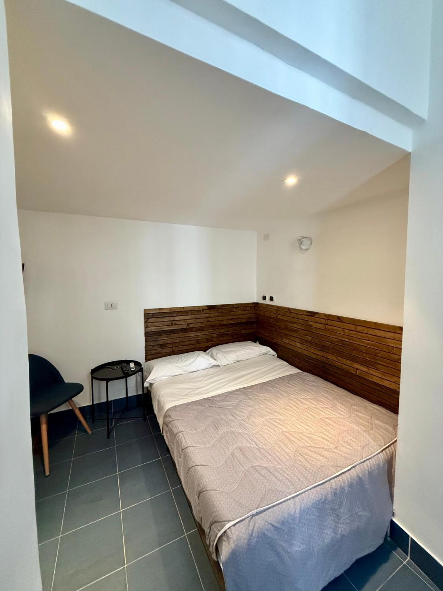 Holiday Houses Napoli เนเปิลส์ ภายนอก รูปภาพ