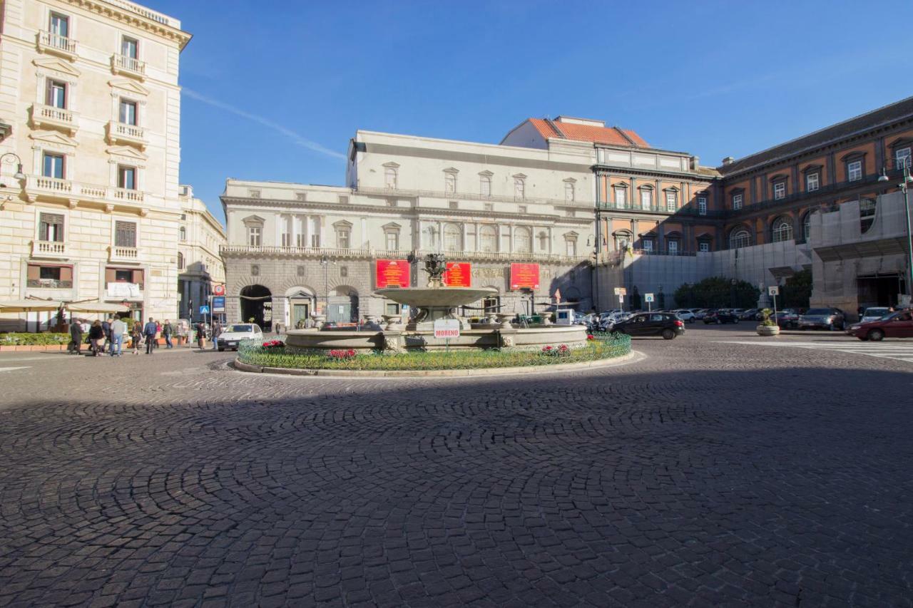 Holiday Houses Napoli เนเปิลส์ ภายนอก รูปภาพ