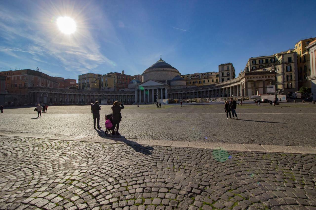 Holiday Houses Napoli เนเปิลส์ ภายนอก รูปภาพ